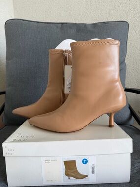 A New Day Lonnie Ankle Boots Size 7 (Tan)